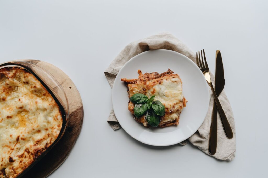 Lasagnes au four en chaleur — lasagnes au four avec fromage doré