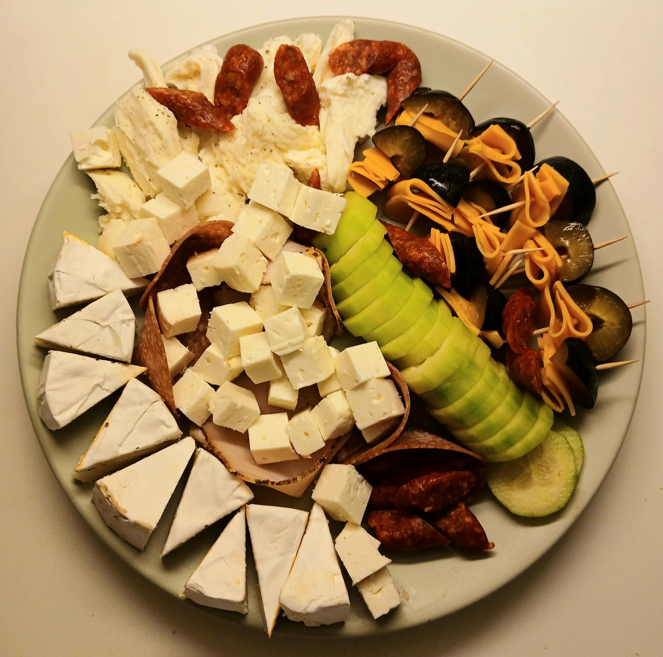 Fromages les moins caloriques pour un régime minceur : panorama complet — plateau de fromages faibles en calories