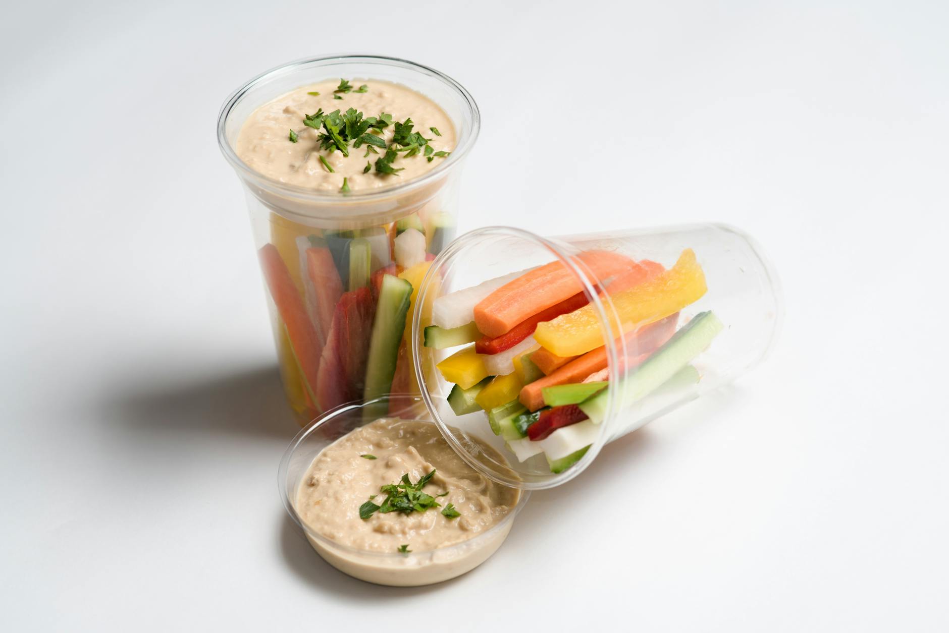 Sauce fromage blanc pour légumes — légumes frais avec sauce yaourt